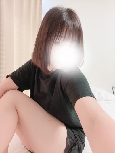 新人りりさんの写真